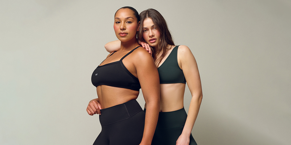 Models wear Sportbody® in Onyx (left) and Beetle (right).