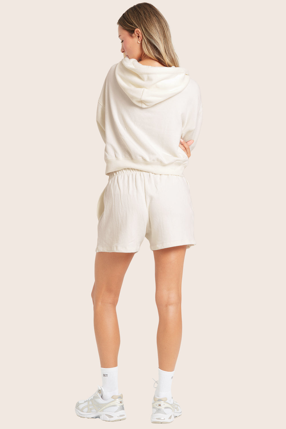 SETLIGHTWEIGHT SWEATS CLASSIC SWEAT SHORTS IN BLANC 