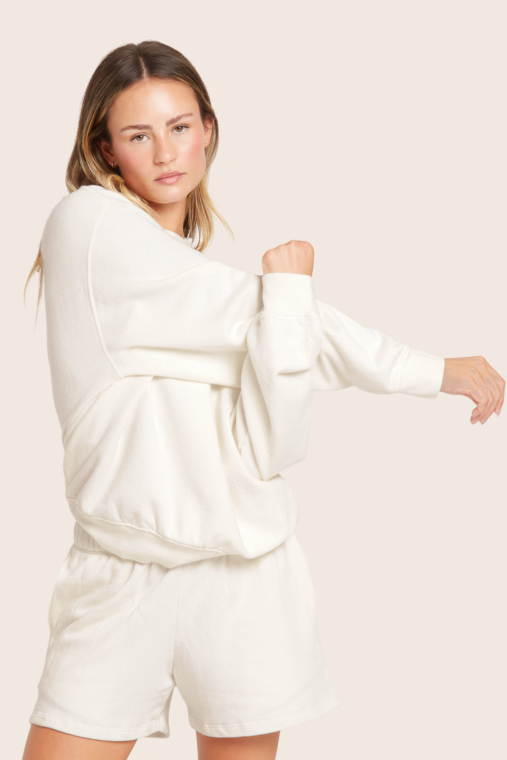 SET™ LIGHTWEIGHT SWEATS CLASSIC CREWNECK IN BLANC