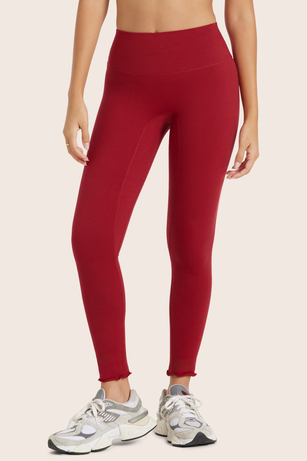 MODEL WEARS FORMCLOUD® PARKE LEGGINGS IN LOVE 