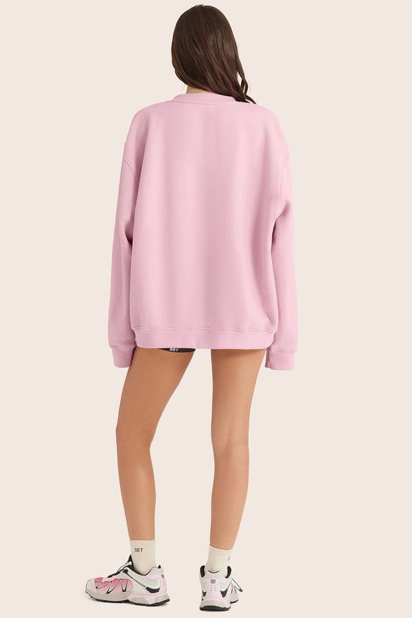 Model wears MIDWEIGHT SWEATS STAPLE SET CREWNECK in SWIRL 