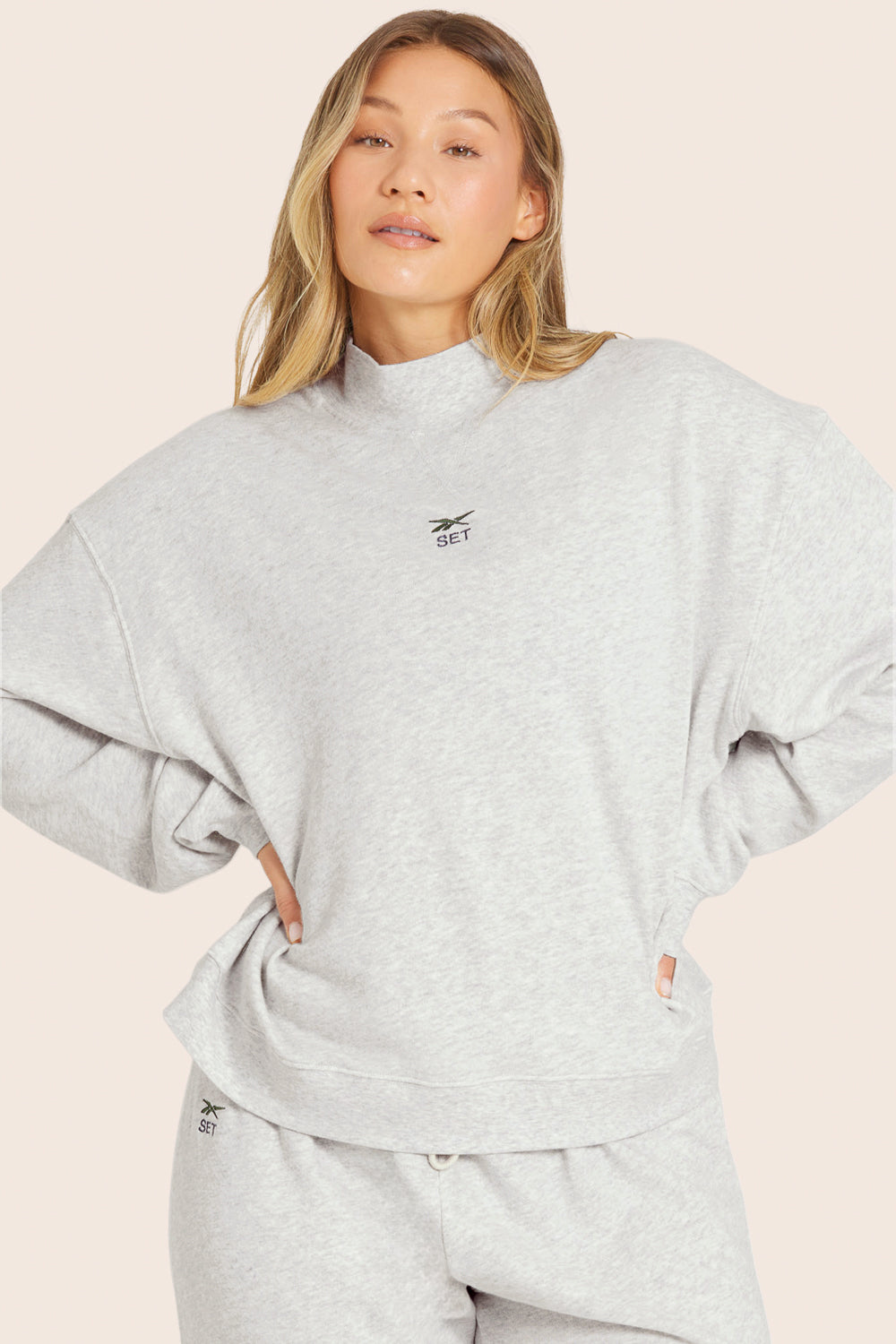 LIGHTWEIGHT SWEATS REEBOK X SET CLASSIC VINTAGE CREWNECK - HEATHER GREY Featured Image