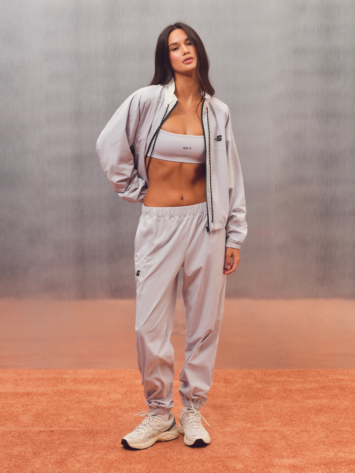 <model-info>Jelene wears a size XS and is 5’7”, 23” waist, 32AB bust.</model-info>