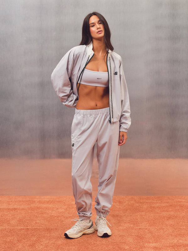 <model-info>Jelene wears a size XS and is 5’7”, 23” waist, 32AB bust.</model-info>