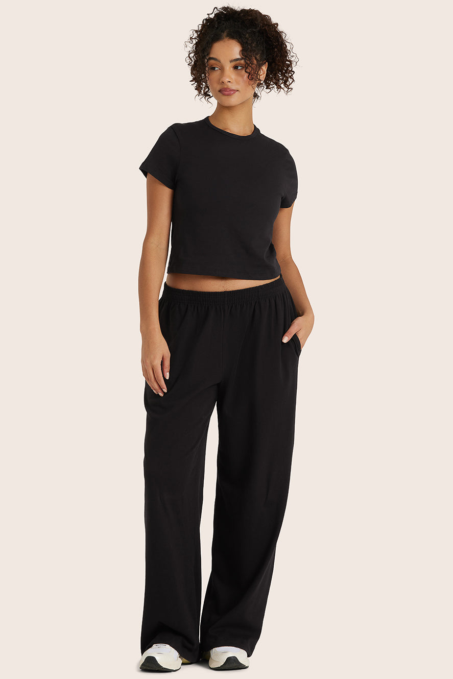 MODEL WEARS SET™ HEAVY COTTON EASY PANTS™ (NEW) IN ONYX