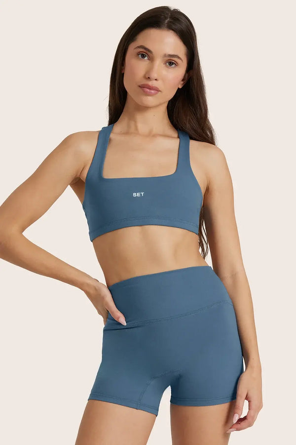 MODEL WEARS FORMCLOUD® CLOUD MINI IT BRA IN HYDRO 