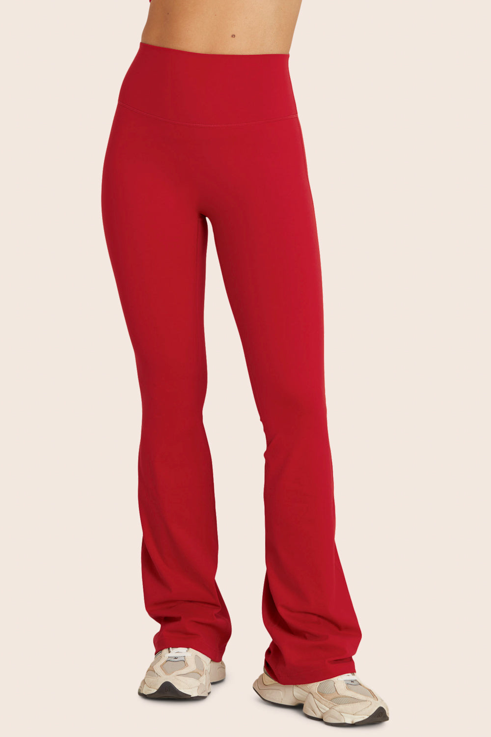 SET™ SPORTBODY® FLARE LEGGINGS IN APPLE