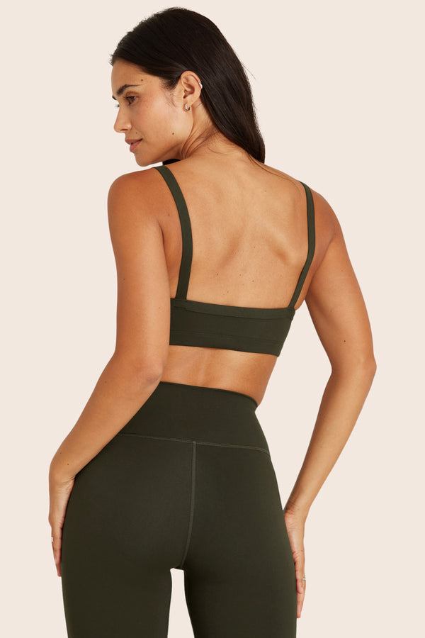 SET™ SPORTBODY® SCOOP BRA IN AFTER HOURS 
