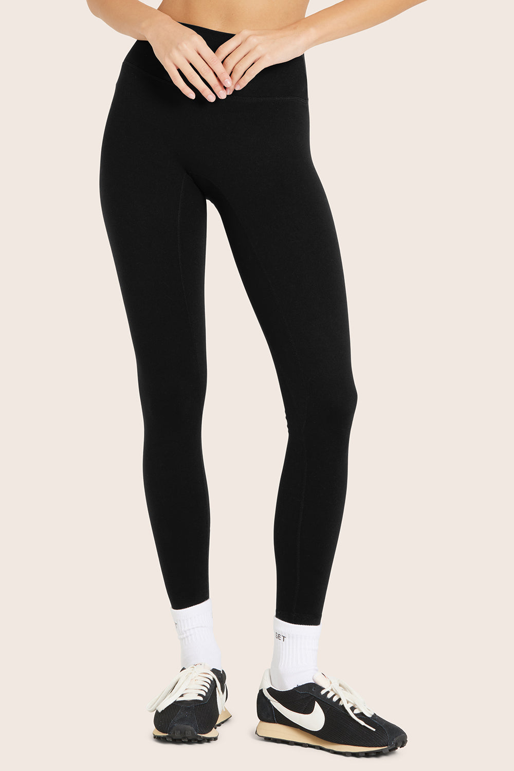 FORMCLOUD® LEGGINGS - ONYX Featured Image