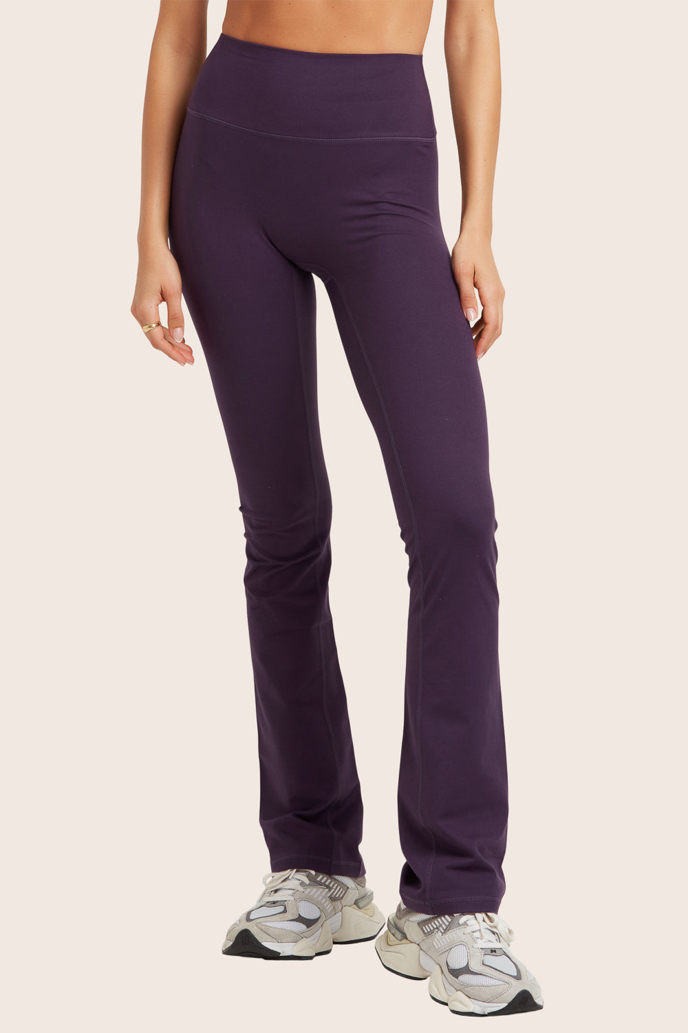 SET™ FORMCLOUD® STRAIGHT LEGGINGS IN PLUM