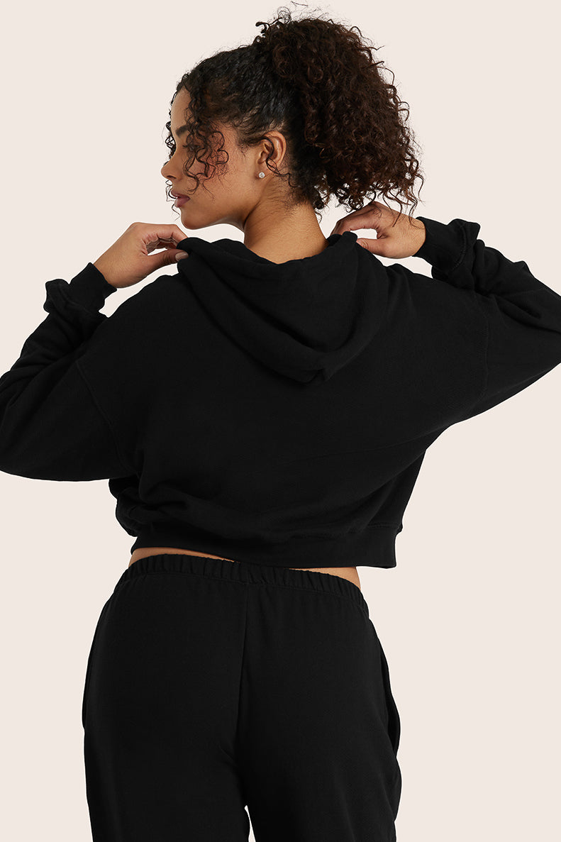 MODEL WEARS SET™ LIGHTWEIGHT SWEATS CLASSIC ZIP HOODIE IN ONYX 