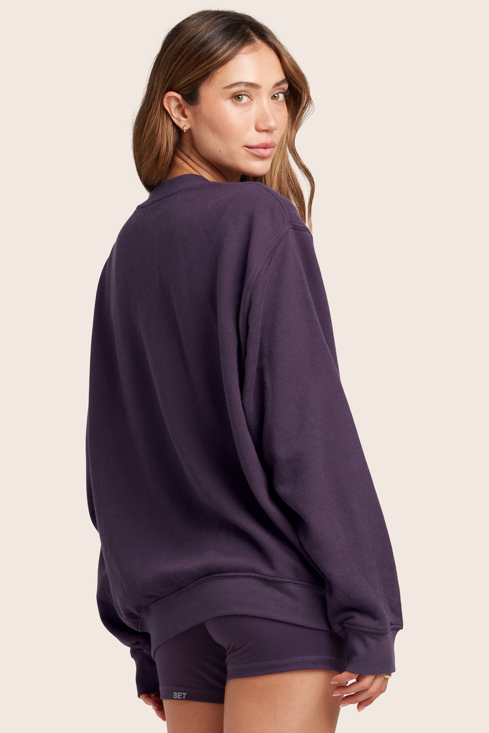 SET™ LIGHTWEIGHT SWEATS CLASSIC CREWNECK IN PLUM