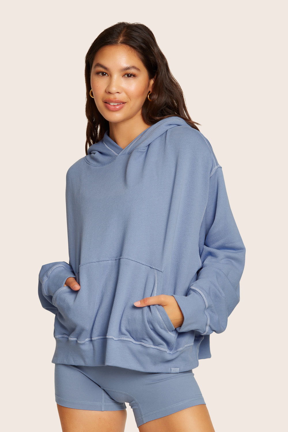 SET™ LIGHTWEIGHT SWEATS CLASSIC HOODIE IN CRUISE