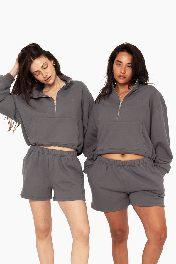 SET™ EMBROIDERED HEAVYWEIGHT SWEATS HALF ZIP IN GRAPHITE 