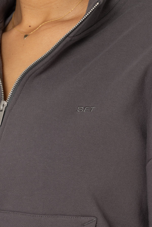 SET™ EMBROIDERED HEAVYWEIGHT SWEATS HALF ZIP IN GRAPHITE 