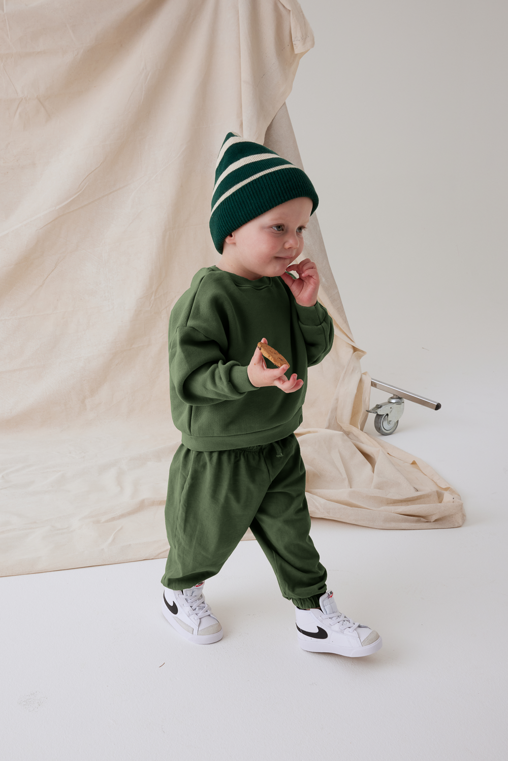 Kids joggers set shop