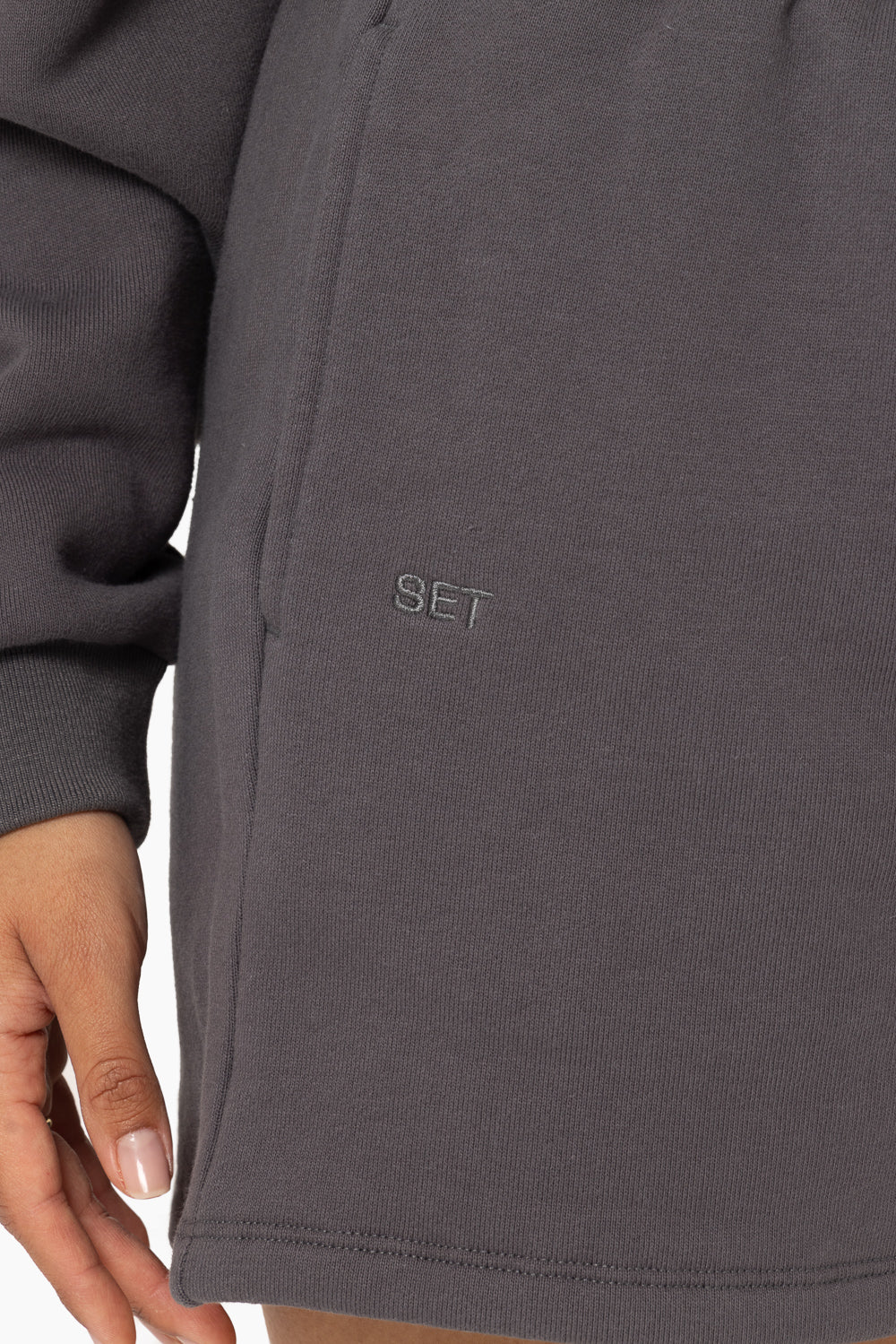 SET™ EMBROIDERED HEAVYWEIGHT SWEATS SWEAT SHORTS IN GRAPHITE