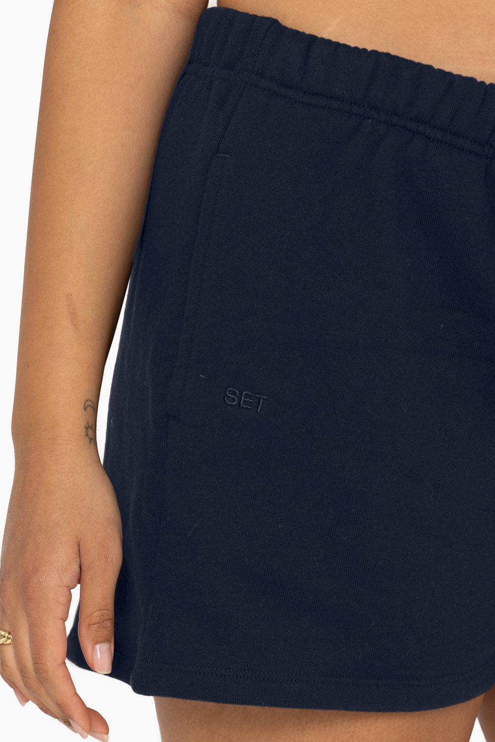 SET™ EMBROIDERED HEAVYWEIGHT SWEATS SWEAT SHORTS IN OXFORD