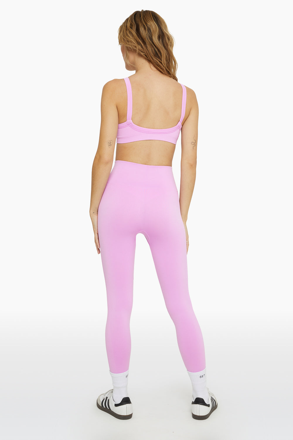 LEGGINGS TURN ON THE CHARM
