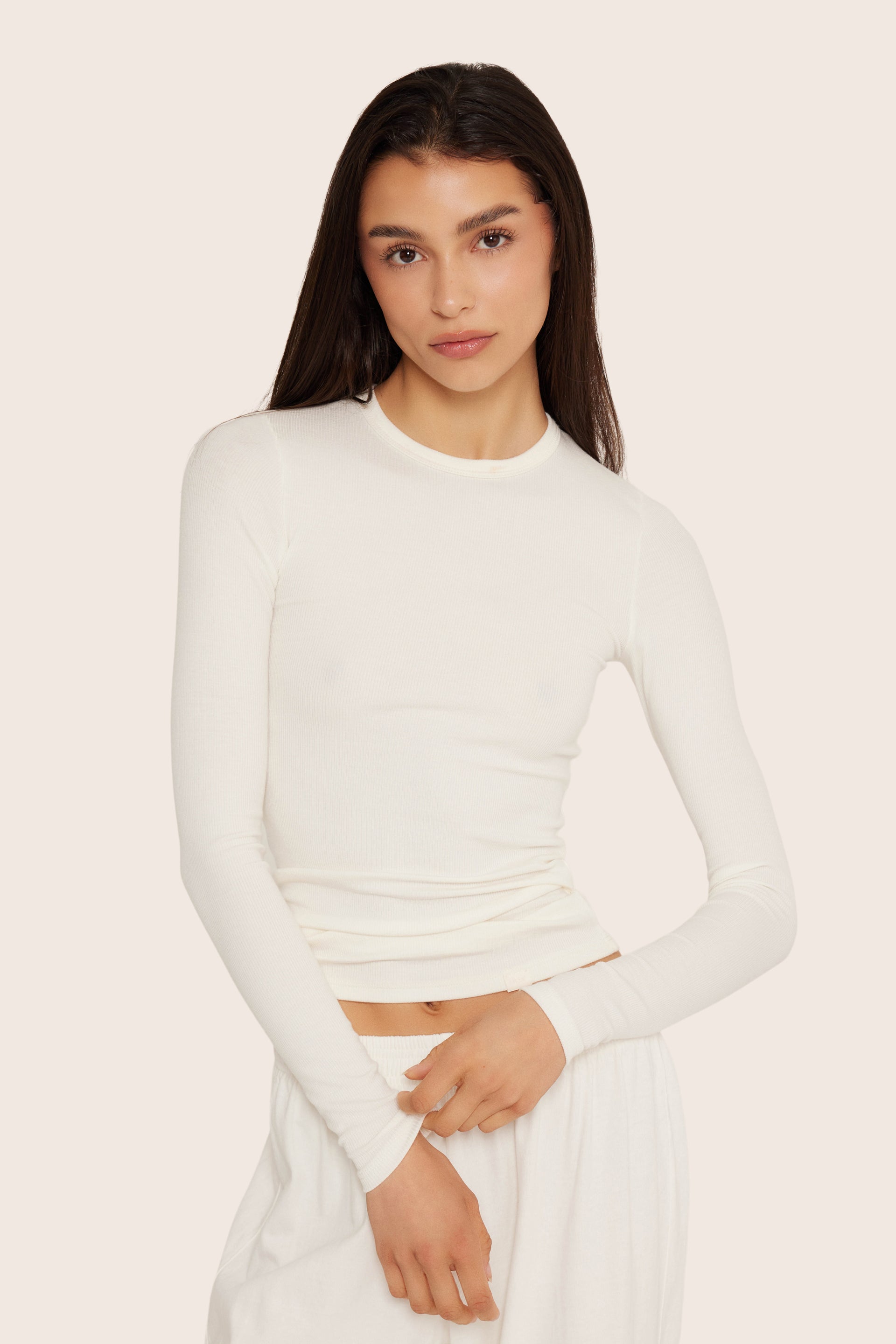 SET™ ESSENTIAL LONG SLEEVE IN BLANC