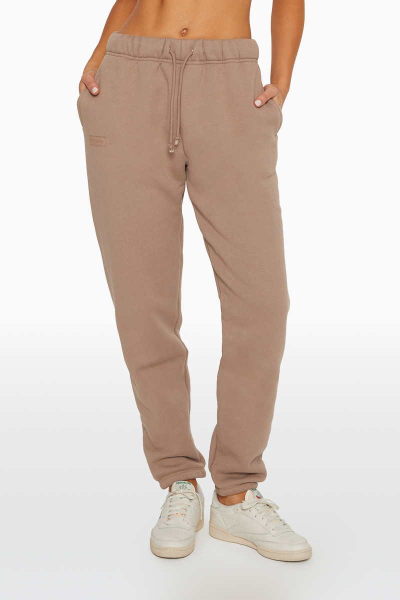 DRAWSTRING SWEATPANTS - DUGOUT Featured Image