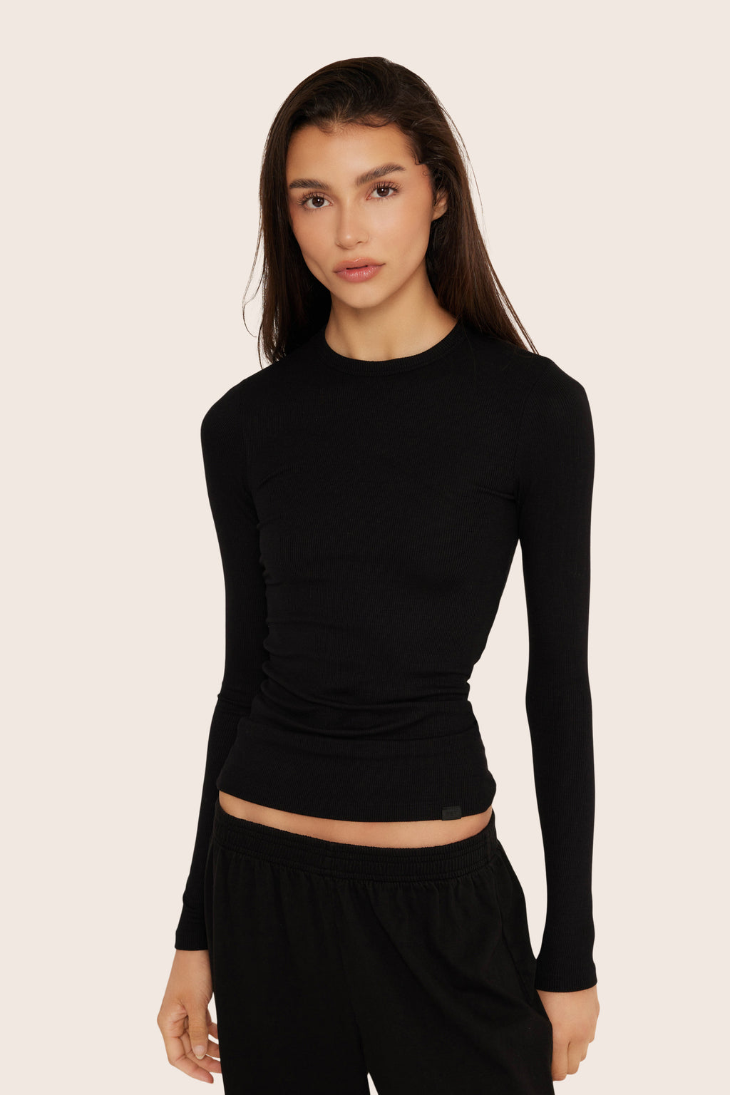 ESSENTIAL LONG SLEEVE - ONYX Featured Image