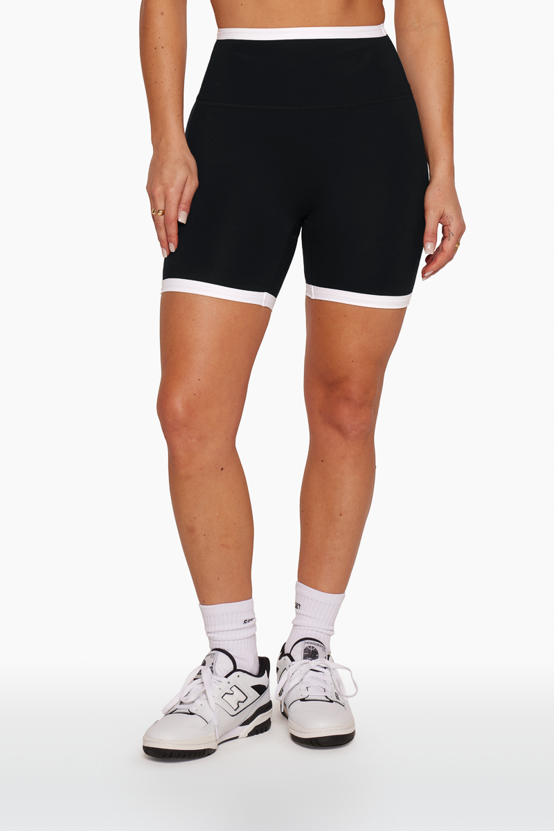 SPORTBODY® BIKE SHORTS - CONTRAST Featured Image